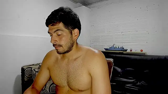 Snapshot of Himoreno25 chatting on 02-26-25, 03:21 Himoreno25 online show from 02-26-25, 03:21