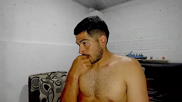 Snapshot of Himoreno25 chatting on 03-09-25, 06:06 Himoreno25 online show from 03-09-25, 06:06