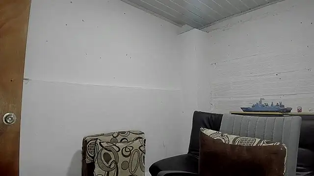 Snapshot of Himoreno25 chatting on 03-18-25, 12:16 Himoreno25 online show from 03-18-25, 12:16