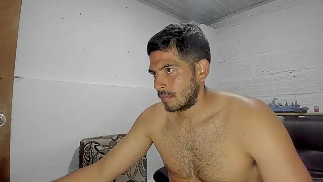 Snapshot of Himoreno25 chatting on 03-18-25, 03:20 Himoreno25 online show from 03-18-25, 03:20