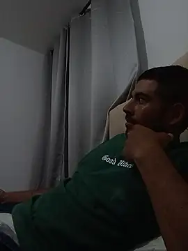 Snapshot of Himoreno25 chatting on 10-22-25, 01:17 Himoreno25 online show from 10-22-25, 01:17