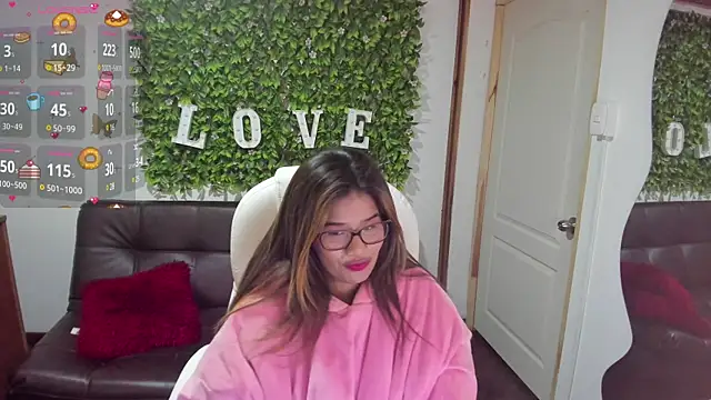 Snapshot of Enma__clark chatting on 12-04-24, 07:17 Enma clark online show from 12-04-24, 07:17