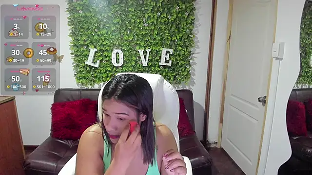 Snapshot of Enma__clark chatting on 01-19-25, 05:05 Enma clark online show from 01-19-25, 05:05