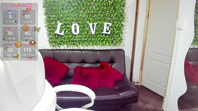 Snapshot of Enma__clark chatting on 02-04-25, 07:11 Enma clark online show from 02-04-25, 07:11