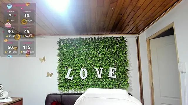 Snapshot of Enma__clark chatting on 02-04-25, 10:13 Enma clark online show from 02-04-25, 10:13