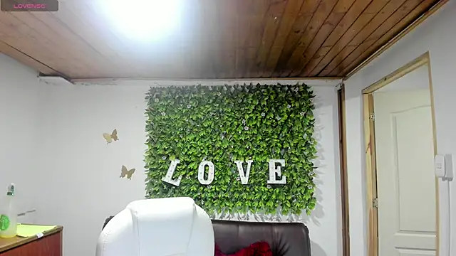 Snapshot of Enma__clark chatting on 02-18-25, 07:19 Enma clark online show from 02-18-25, 07:19