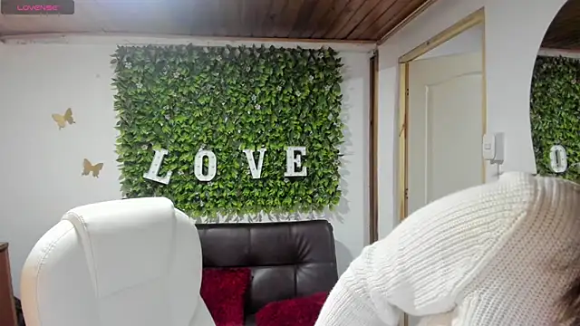 Snapshot of Enma__clark chatting on 02-26-25, 07:27 Enma clark online show from 02-26-25, 07:27