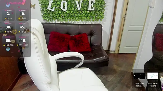 Snapshot of Enma__clark chatting on 03-11-25, 07:47 Enma clark online show from 03-11-25, 07:47