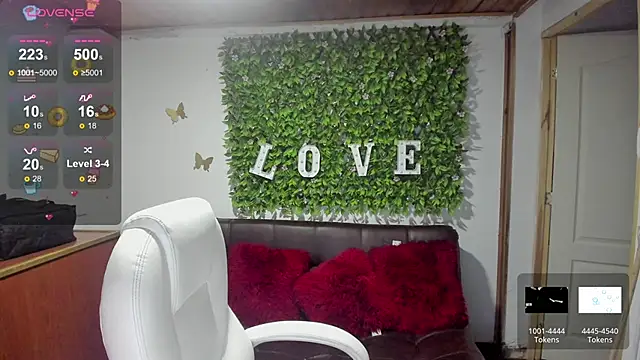 Snapshot of Enma__clark chatting on 03-13-25, 06:56 Enma clark online show from 03-13-25, 06:56