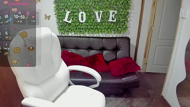 Snapshot of Enma__clark chatting on 03-18-25, 10:26 Enma clark online show from 03-18-25, 10:26