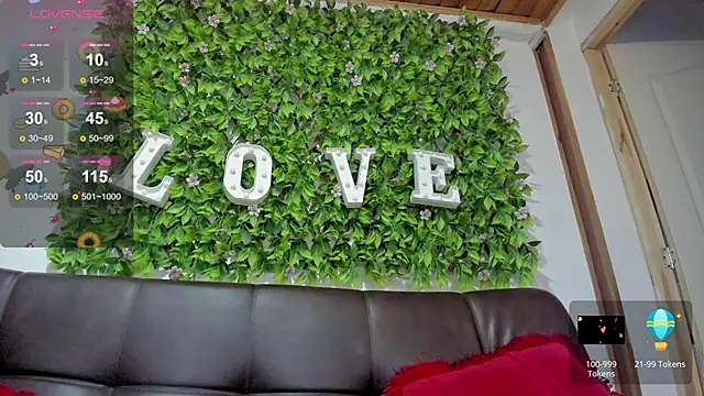 Snapshot of Enma__clark chatting on 03-22-25, 01:00 Enma clark online show from 03-22-25, 01:00