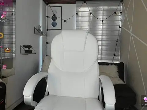 Snapshot of Enma__clark chatting on 11-04-25, 08:41 Enma clark online show from 11-04-25, 08:41