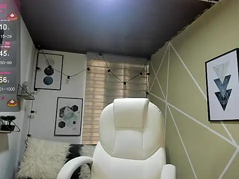 Snapshot of Enma__clark chatting on 11-05-25, 08:09 Enma clark online show from 11-05-25, 08:09