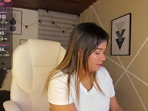 Snapshot of Enma__clark chatting on 11-08-25, 04:12 Enma clark online show from 11-08-25, 04:12