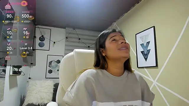 Snapshot of Enma__clark chatting on 11-10-25, 02:43 Enma clark online show from 11-10-25, 02:43