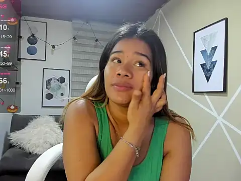 Snapshot of Enma__clark chatting on 11-14-25, 04:22 Enma clark online show from 11-14-25, 04:22