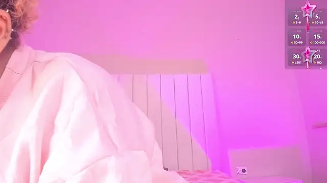 Snapshot of julieta_flower chatting on 02-01-25, 02:13 julieta flower online show from 02-01-25, 02:13