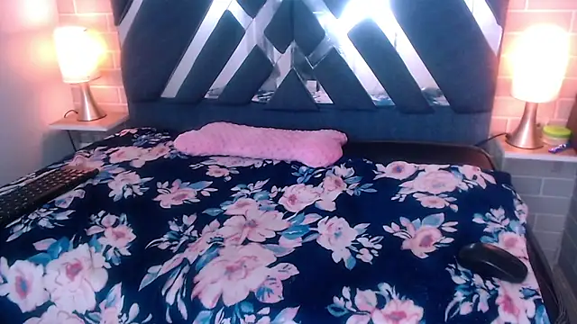 AndreaGil  online show from 02-07-25, 06:02