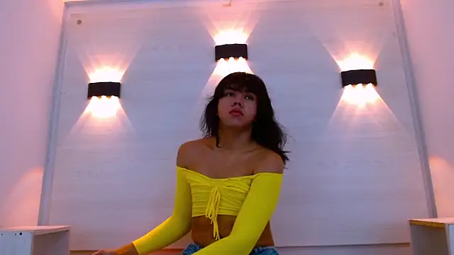 AndreaGil  online show from 12-14-25, 06:23