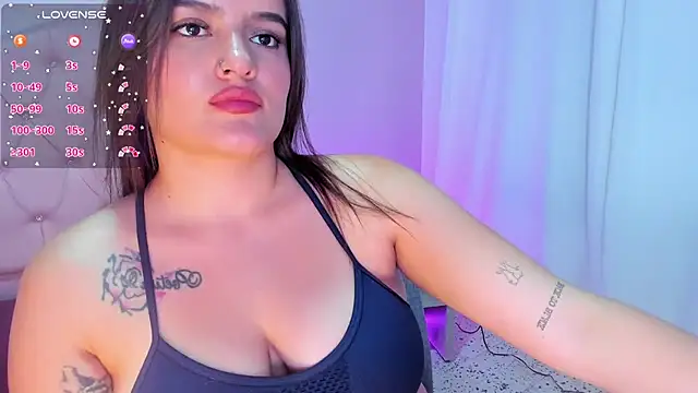 Snapshot of ellarosee_ chatting on 12-06-24, 11:25 ellarosee online show from 12-06-24, 11:25