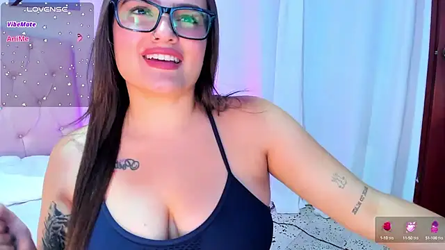 Snapshot of ellarosee_ chatting on 12-12-24, 08:21 ellarosee online show from 12-12-24, 08:21