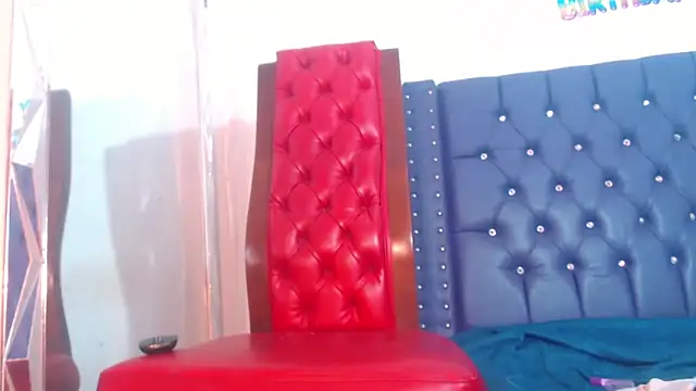 Snapshot of Queennwenn chatting on 11-16-25, 11:38 Queennwenn online show from 11-16-25, 11:38