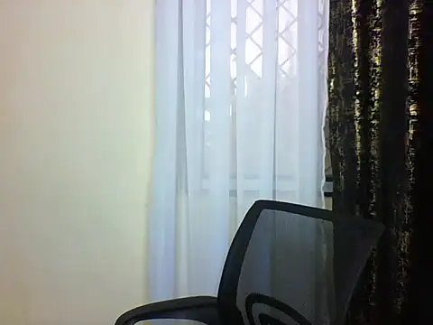 Snapshot of Candii_wet_ chatting on 02-01-25, 02:45 Candii wet online show from 02-01-25, 02:45