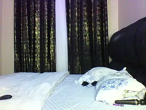 Snapshot of Candii_wet_ chatting on 10-15-25, 06:41 Candii wet online show from 10-15-25, 06:41