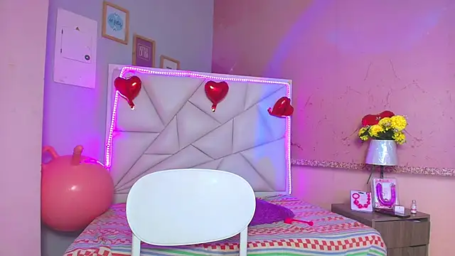 Snapshot of ariadna_dawson7 chatting on 03-06-25, 01:05 ariadna dawson7 online show from 03-06-25, 01:05