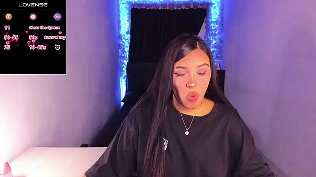 Snapshot of Mariana_Hasper_ chatting on 02-06-25, 09:06 Mariana Hasper online show from 02-06-25, 09:06