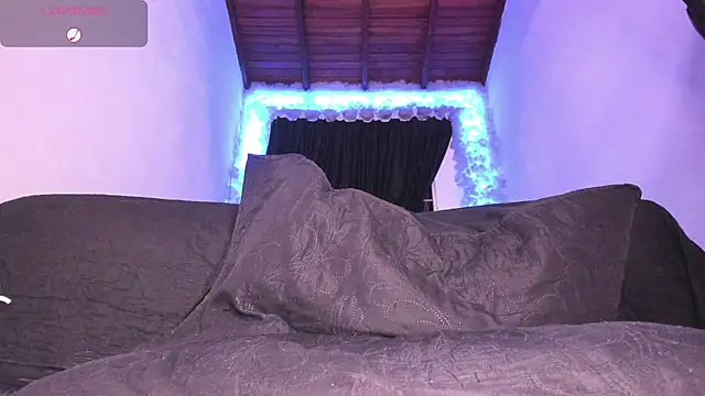 Snapshot of Mariana_Hasper_ chatting on 02-08-25, 01:11 Mariana Hasper online show from 02-08-25, 01:11