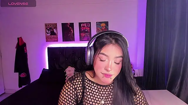 Mariana Hasper  online show from 10-19-25, 03:18