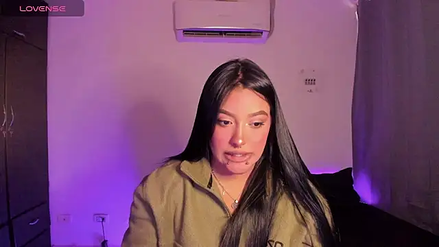 Snapshot of Mariana_Hasper_ chatting on 06-18-26, 06:23 Mariana Hasper online show from 06-18-26, 06:23