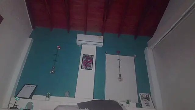 ariana-white- online show from 11-20-25, 06:46