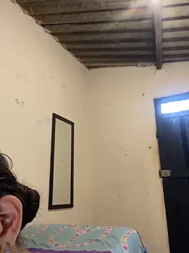 AlexaWarner online show from 12-19-25, 05:42