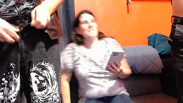 Snapshot of Roommatesgonewild chatting on 12-03-25, 07:56 Roommatesgonewild online show from 12-03-25, 07:56