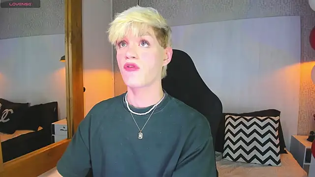 Snapshot of VladHellsing4 chatting on 02-22-26, 04:27 VladHellsing4 online show from 02-22-26, 04:27