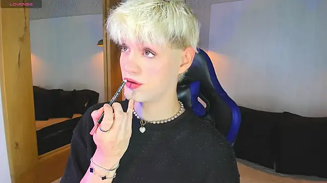 VladHellsing4 online show from 03-30-26, 02:29