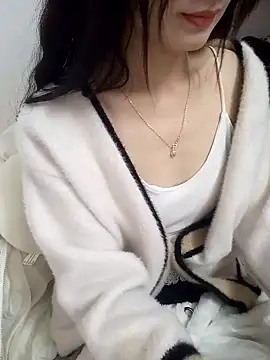 Snapshot of Lovely_kute chatting on 02-26-25, 07:42 Lovely kute online show from 02-26-25, 07:42