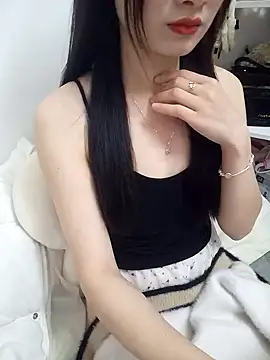 Snapshot of Lovely_kute chatting on 03-06-25, 03:45 Lovely kute online show from 03-06-25, 03:45