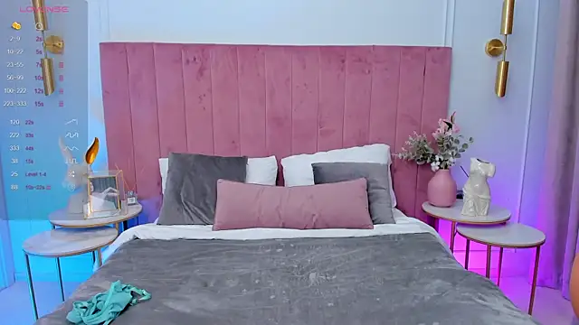 Snapshot of MilaVoxx chatting on 12-06-24, 06:04 MilaVoxx online show from 12-06-24, 06:04