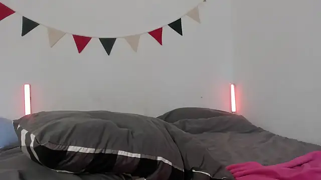 MiaDavis21 online show from 10-09-25, 05:27