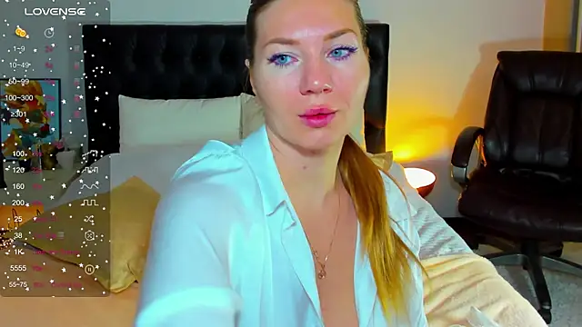 Snapshot of Goddess_Squirt_ chatting on 11-15-25, 01:47 Goddess Squirt online show from 11-15-25, 01:47