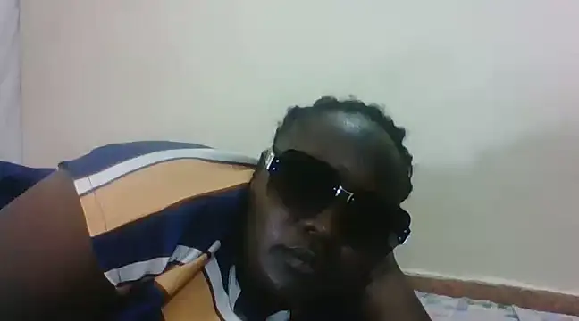 Snapshot of Hotwife8 chatting on 02-10-25, 04:14 Hotwife8 online show from 02-10-25, 04:14