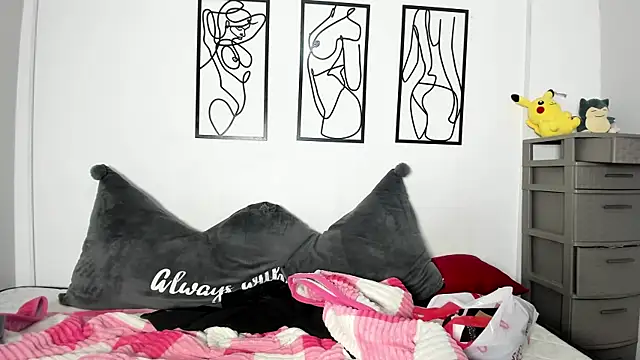 RubyPirsso18 online show from 05-05-26, 07:33