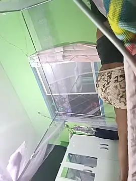 Snapshot of VariousBulgur chatting on 12-17-25, 05:13 VariousBulgur online show from 12-17-25, 05:13