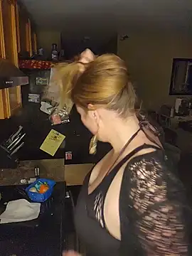 lilyhornyhousewife online show from 05-24-26, 11:48