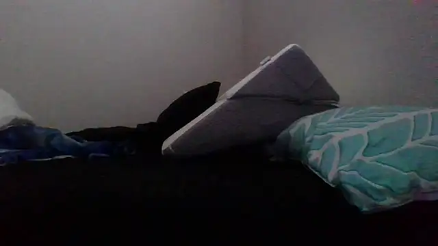 cinnaminnie online show from 11-19-25, 06:52