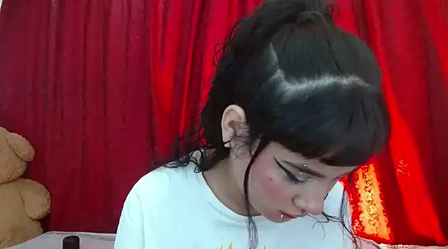 Snapshot of Maruu_miauu chatting on 02-12-25, 04:11 Maruu miauu online show from 02-12-25, 04:11