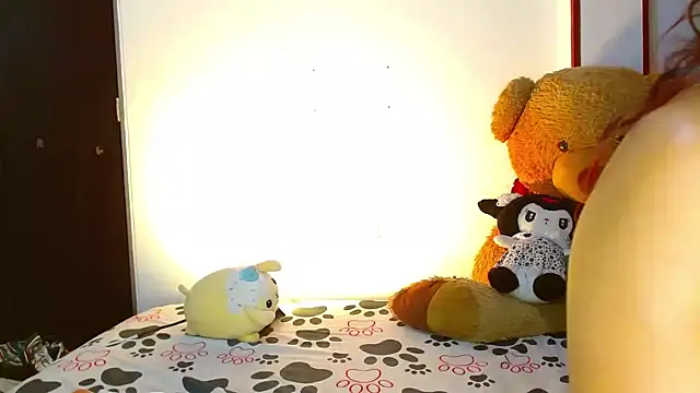 Snapshot of Maruu_miauu chatting on 11-19-25, 02:44 Maruu miauu online show from 11-19-25, 02:44